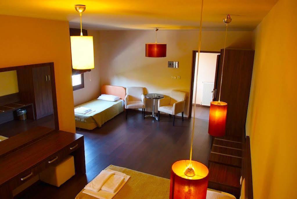 Plotini Hotel Dhidhimotikhon ภายนอก รูปภาพ